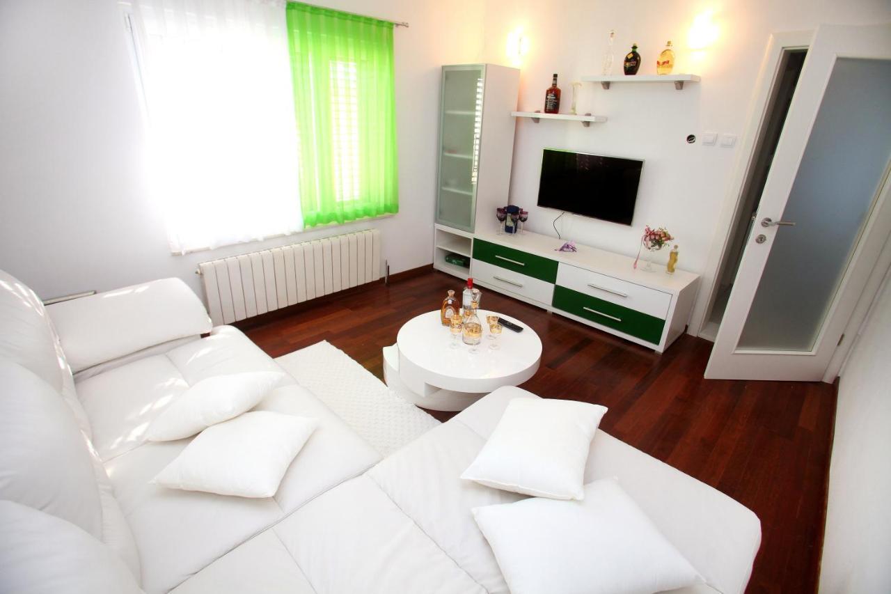 Apartments Nakir Slatine Quarto foto