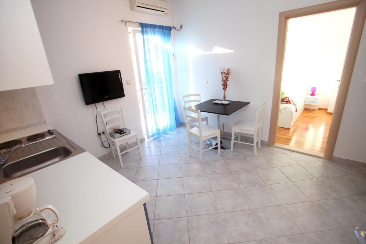 Apartments Nakir Slatine Quarto foto