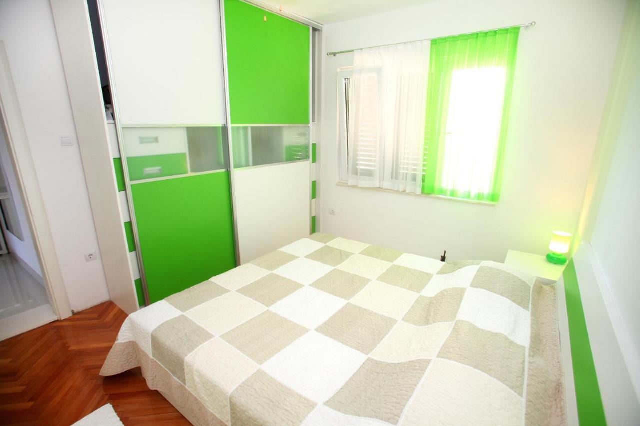 Apartments Nakir Slatine Quarto foto